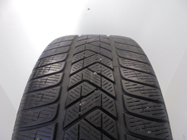 Pirelli Scorpion Winter gumiabroncs