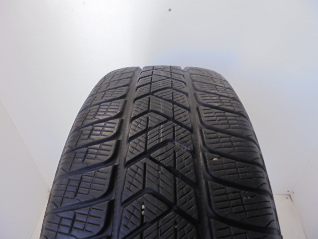 Pirelli Scorpion Winter gumiabroncs
