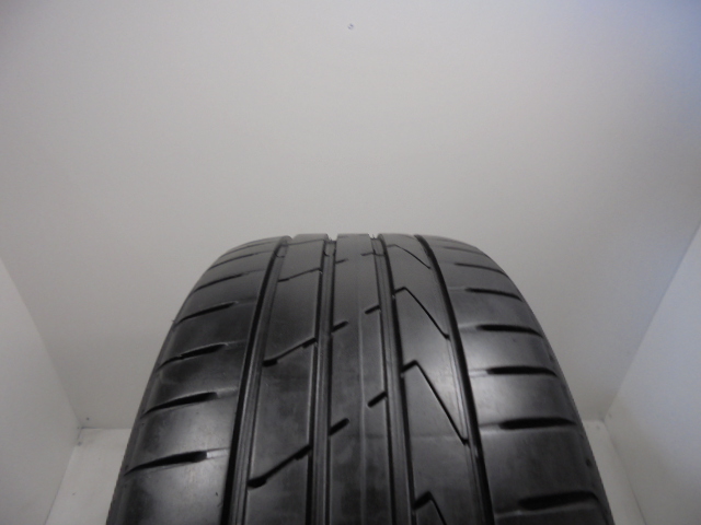 Hankook K117B HRS gumiabroncs