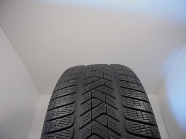 Pirelli Scorpion Winter gumiabroncs