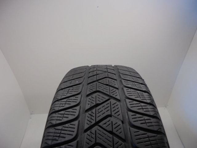 Pirelli Scorpion Winter gumiabroncs