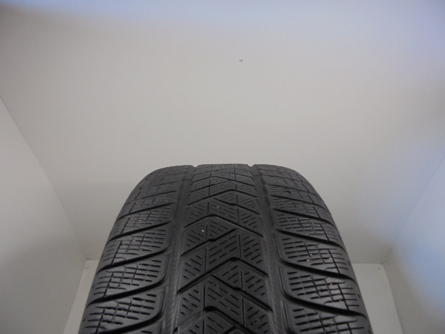 Pirelli Scorpion Winter gumiabroncs