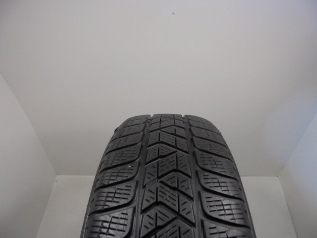 Pirelli Scorpion Winter gumiabroncs