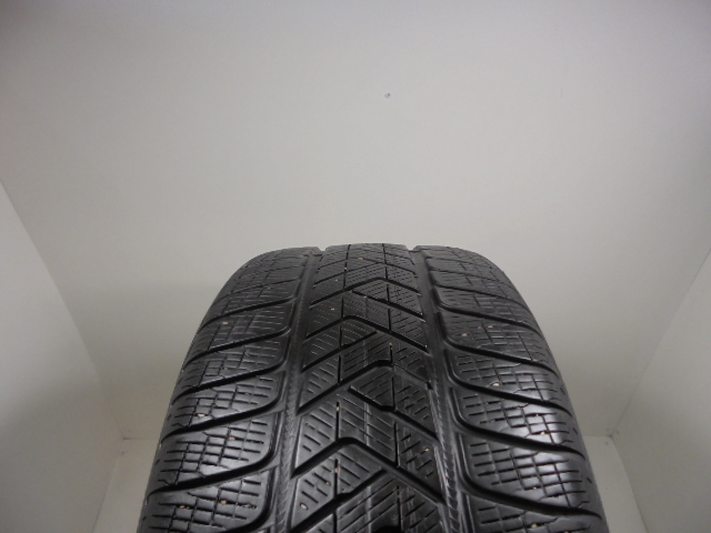 Pirelli Scorpion Winter gumiabroncs