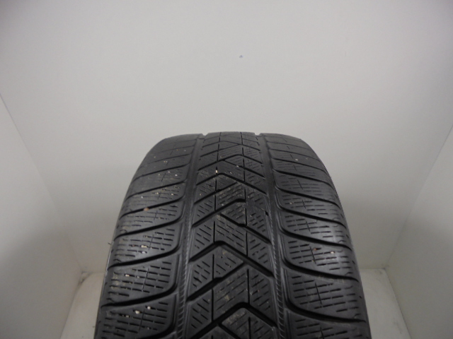 Pirelli Scorpion Winter gumiabroncs