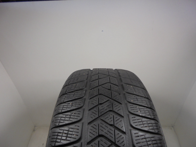 Pirelli Scorpion Winter gumiabroncs