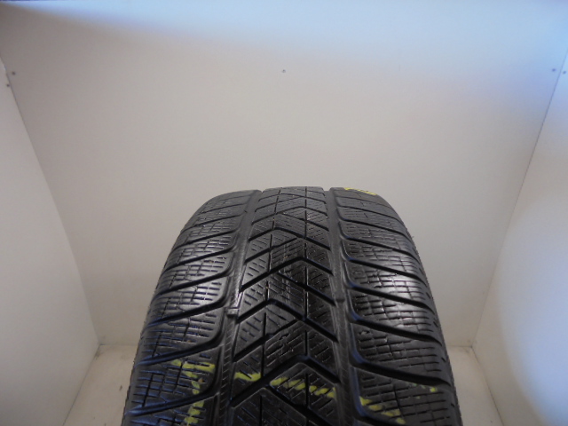 Pirelli Scorpion Winter gumiabroncs