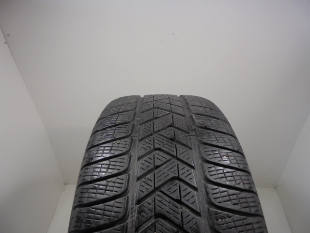 Pirelli Scorpion Winter gumiabroncs