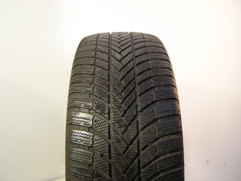 Bridgestone LM005 gumiabroncs