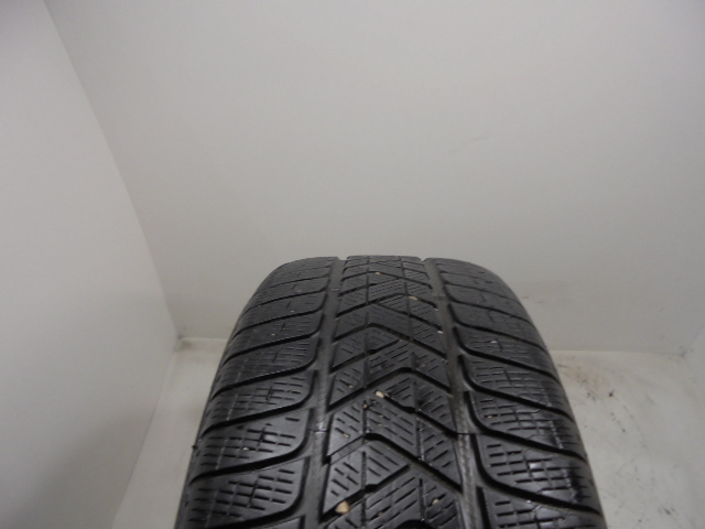 Pirelli Scorpion Winter gumiabroncs