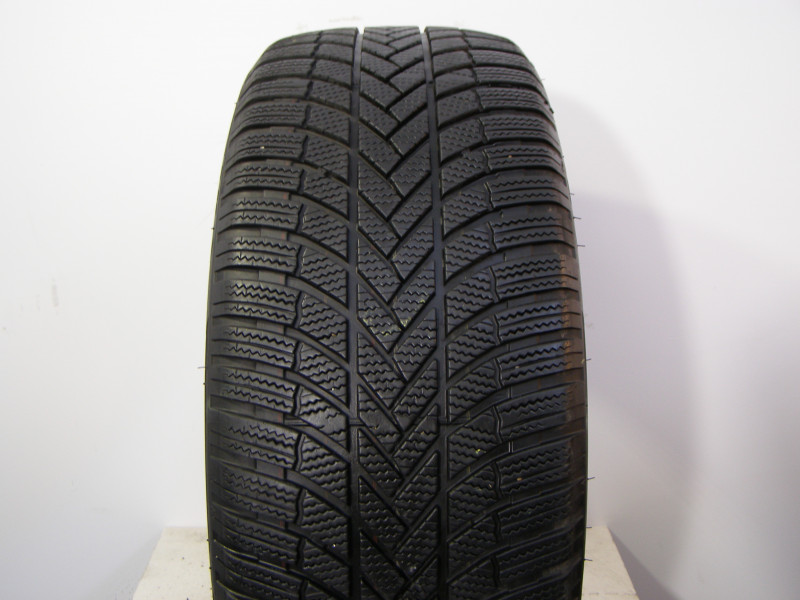 Bridgestone LM005 gumiabroncs