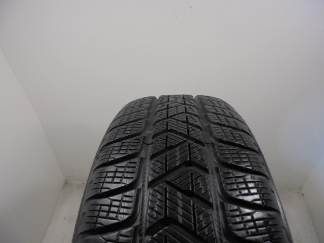 Pirelli Scorpion Winter gumiabroncs