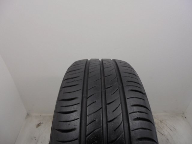 Kumho ES01 gumiabroncs