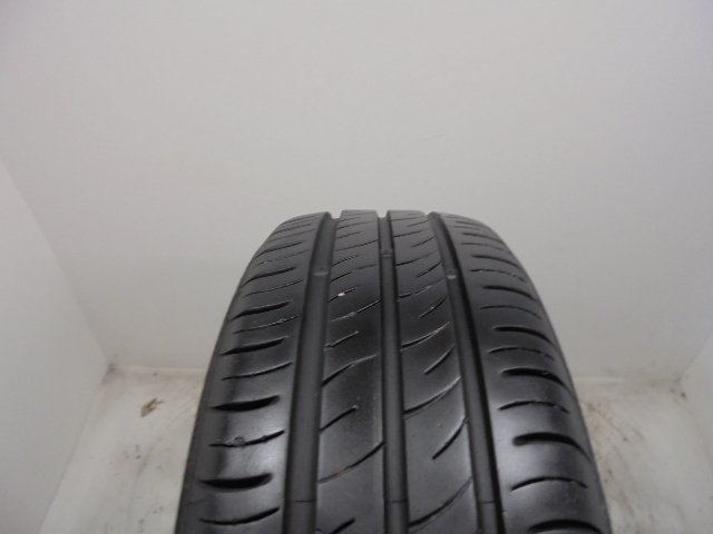 Kumho ES01 gumiabroncs