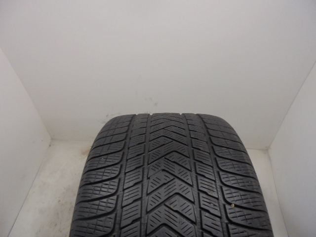 Pirelli Scorpion Winter gumiabroncs