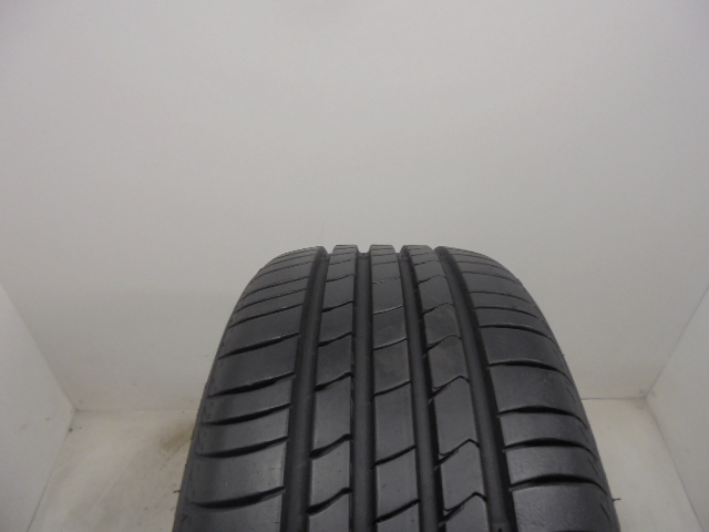 Kumho HS51 gumiabroncs