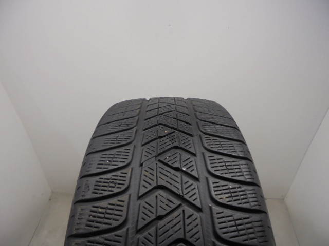 Pirelli Scorpion Winter gumiabroncs