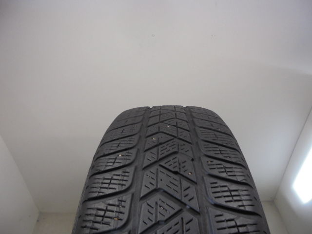 Pirelli Scorpion Winter gumiabroncs