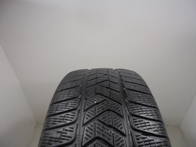 Pirelli Scorpion Winter gumiabroncs