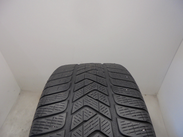 Pirelli Scorpion Winter gumiabroncs