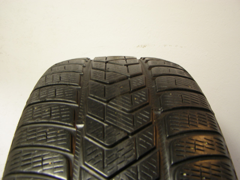 Pirelli Scorpion Winter gumiabroncs