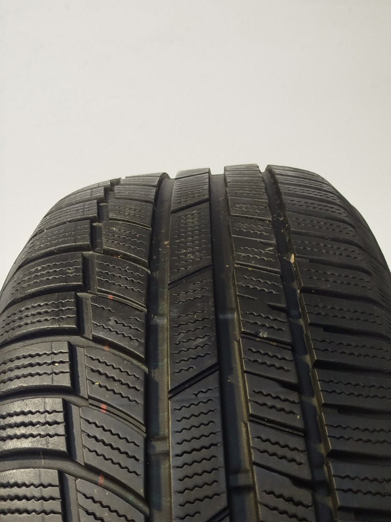 Bridgestone LM001 gumiabroncs