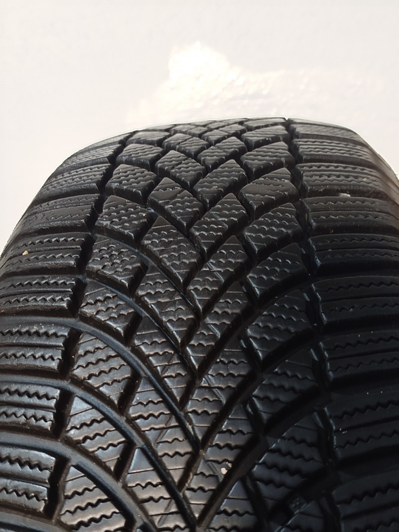 Bridgestone LM005 gumiabroncs
