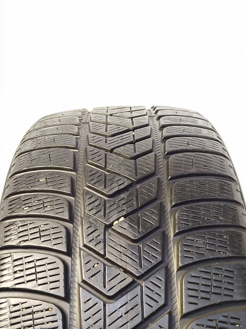 Pirelli Scorpion Winter gumiabroncs