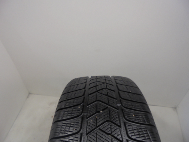 Pirelli Scorpion Winter gumiabroncs
