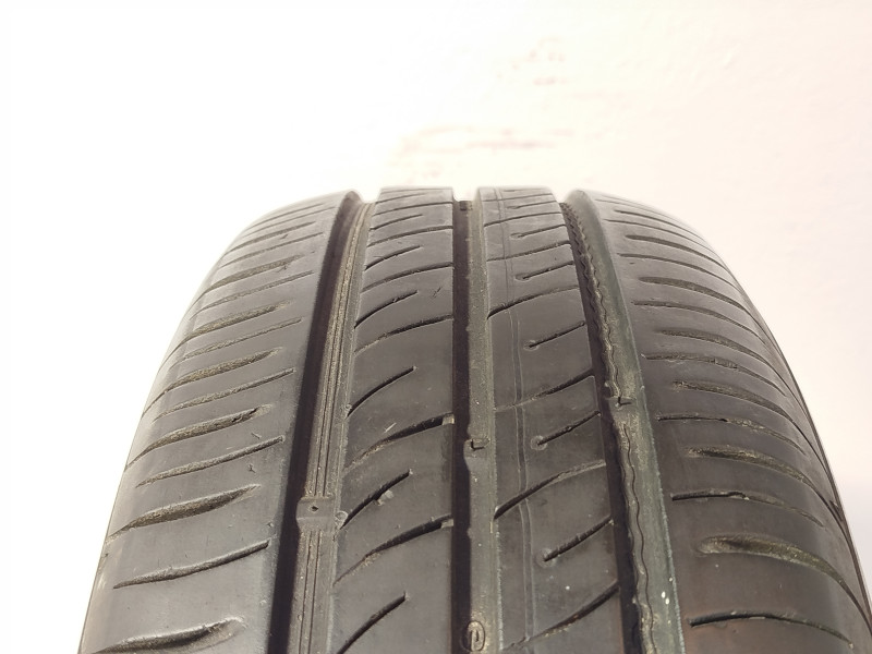 Kumho ES01 gumiabroncs