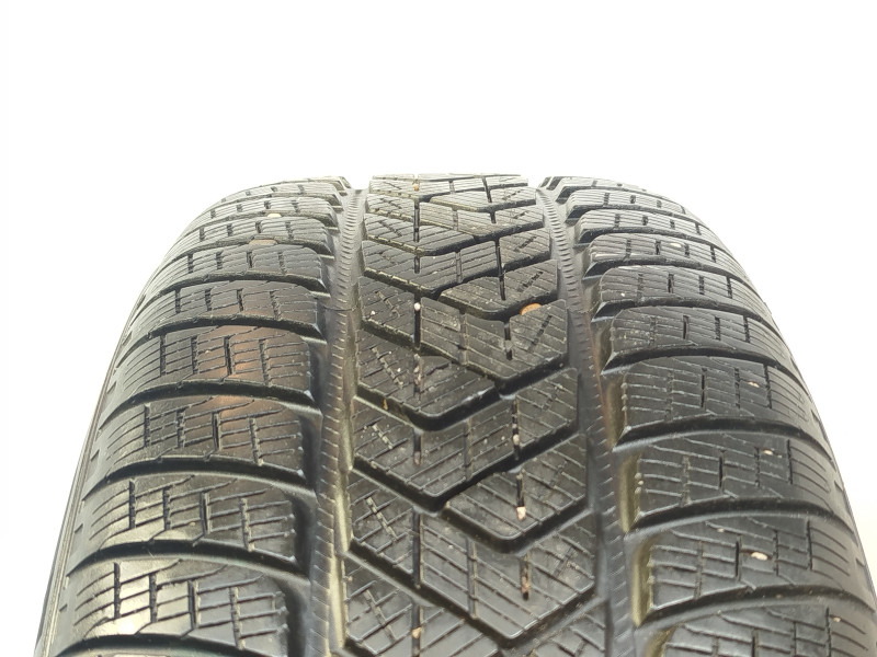 Pirelli Scorpion Winter seal gumiabroncs