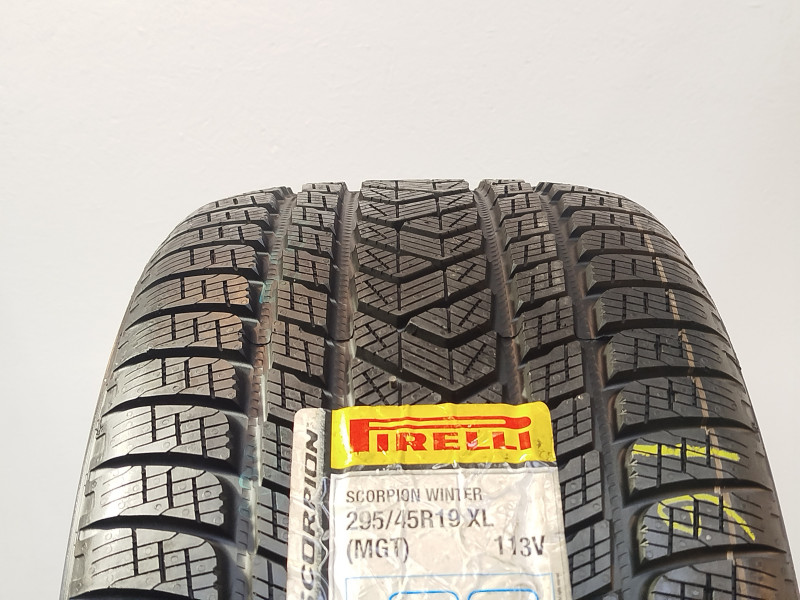 Pirelli Scorpion Winter gumiabroncs