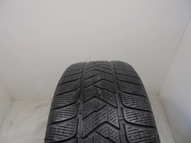 Pirelli Scorpion Winter gumiabroncs