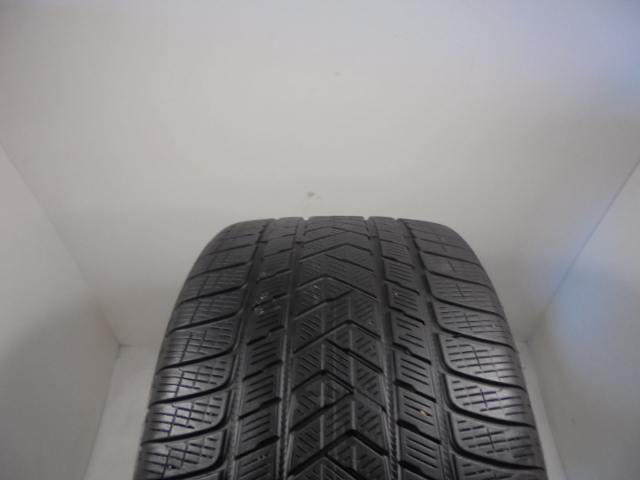 Pirelli Scorpion Winter RFT gumiabroncs